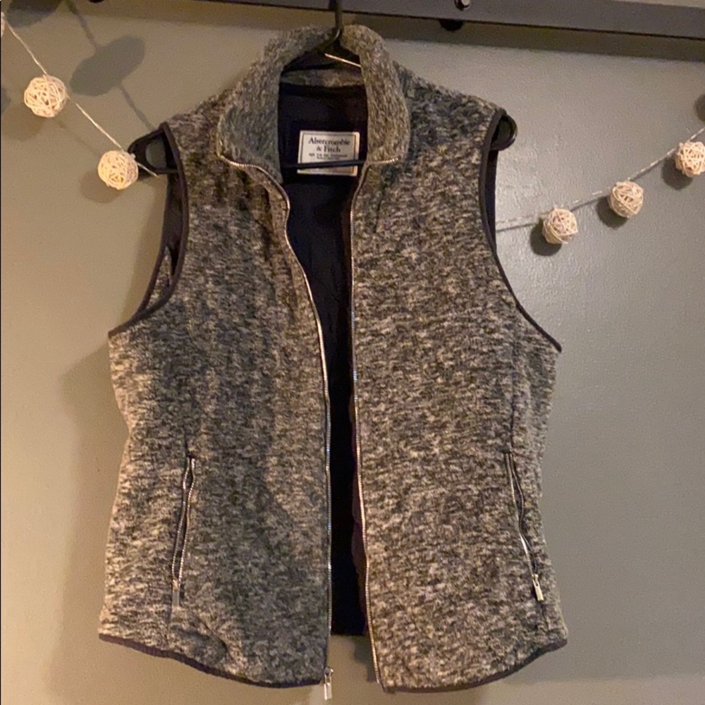 Womens abercrombie and Fitch plush vest
